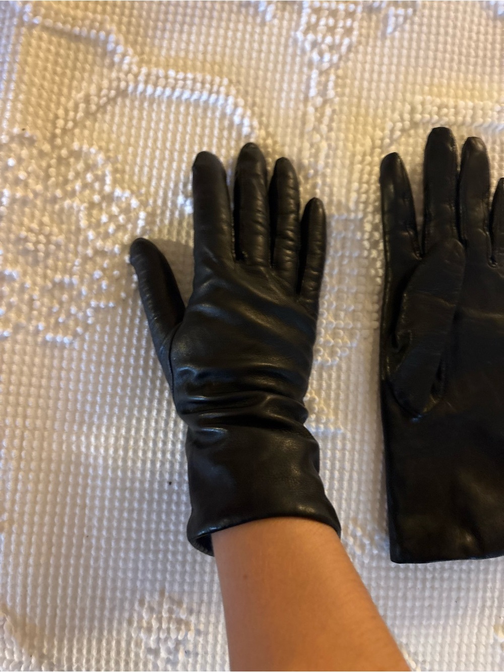 Lord & Taylor Black Leather Cashmere Lined Women's Gloves